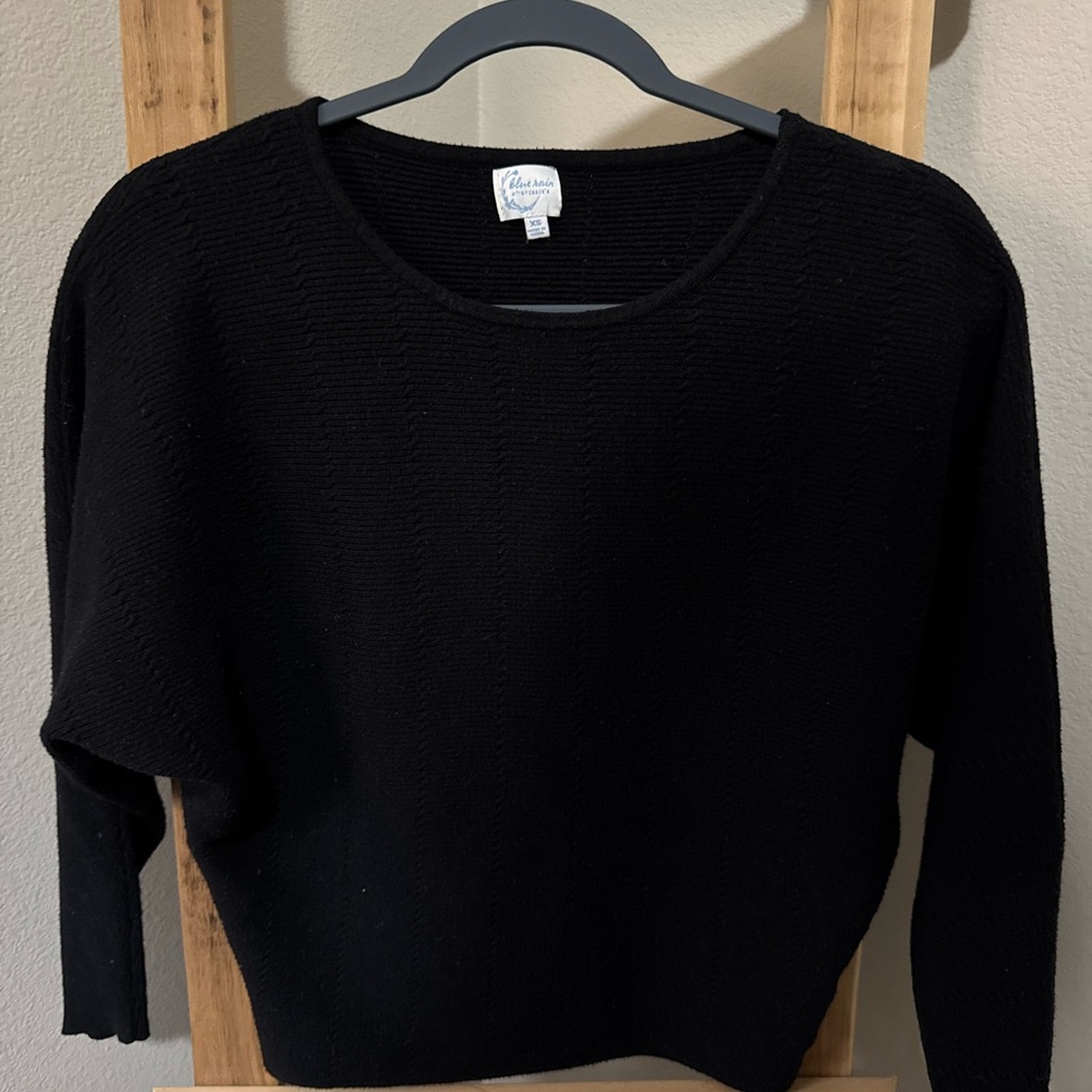 Francesca's Collections Black Crew Neck Sweater
